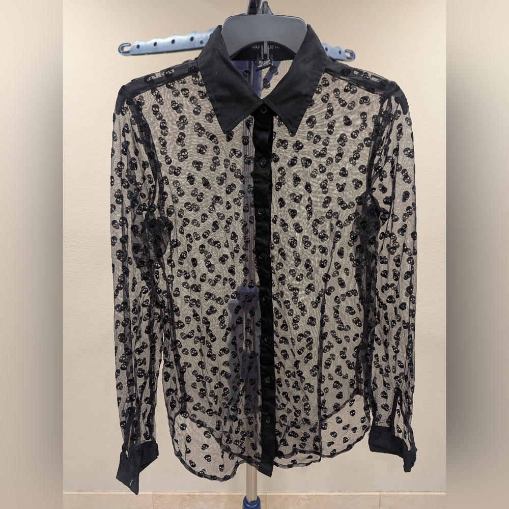 Black Flocked Skull Sheer Girls Long-Sleeve Button-Up Juniors Size XS Hot Topic